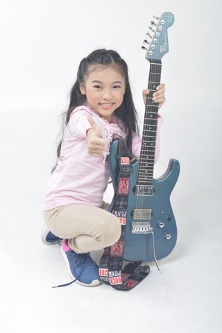PETCH PettyRock · ภาพเดี่ยว 42 / Solo portrait 42
