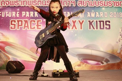 PETCH PettyRock · ภาพเดี่ยว 45 / Solo portrait 45