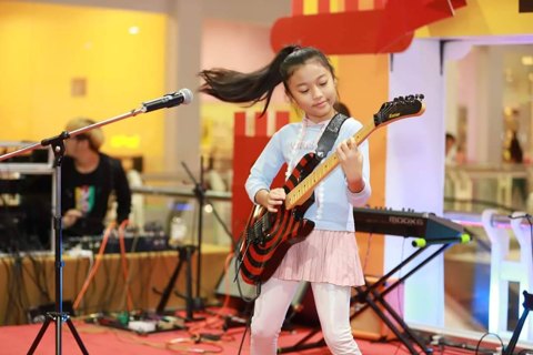 PETCH PettyRock · ภาพเดี่ยว 51 / Solo portrait 51