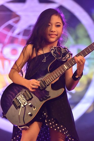 PETCH PettyRock · ภาพเดี่ยว 71 / Solo portrait 71