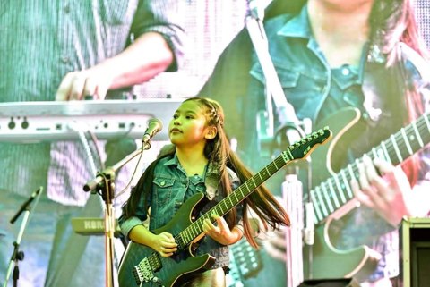 PETCH PettyRock · ภาพเดี่ยว 73 / Solo portrait 73