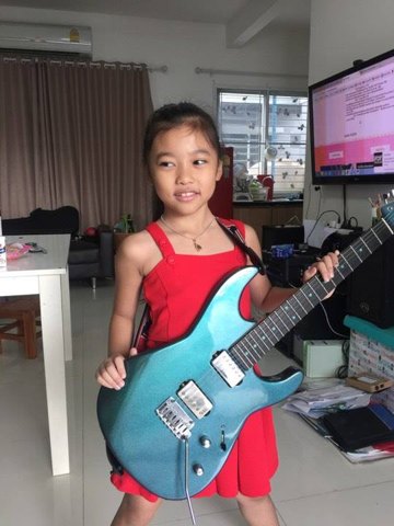 PETCH PettyRock · ภาพเดี่ยว 75 / Solo portrait 75