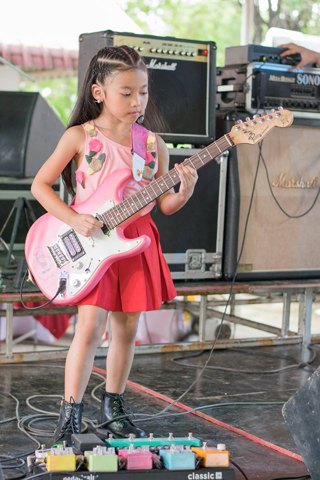 PETCH PettyRock · ภาพเดี่ยว 76 / Solo portrait 76