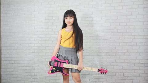PETCH PettyRock · ภาพเดี่ยว 13 / Solo portrait 13