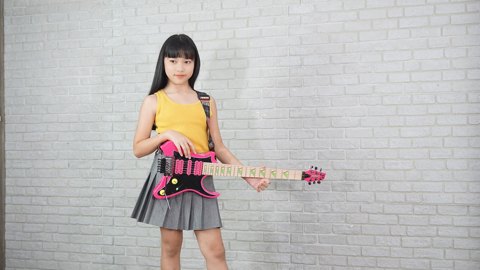 PETCH PettyRock · ภาพเดี่ยว 17 / Solo portrait 17