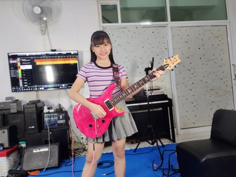 PETCH PettyRock · ภาพเดี่ยว 124 / Solo portrait 124
