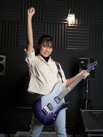 PETCH PettyRock · ภาพเดี่ยว 10 / Solo portrait 10